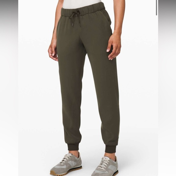 Lululemon On the Fly Jogger in Dark Olive Women’s Size 2 - Picture 1 of 8